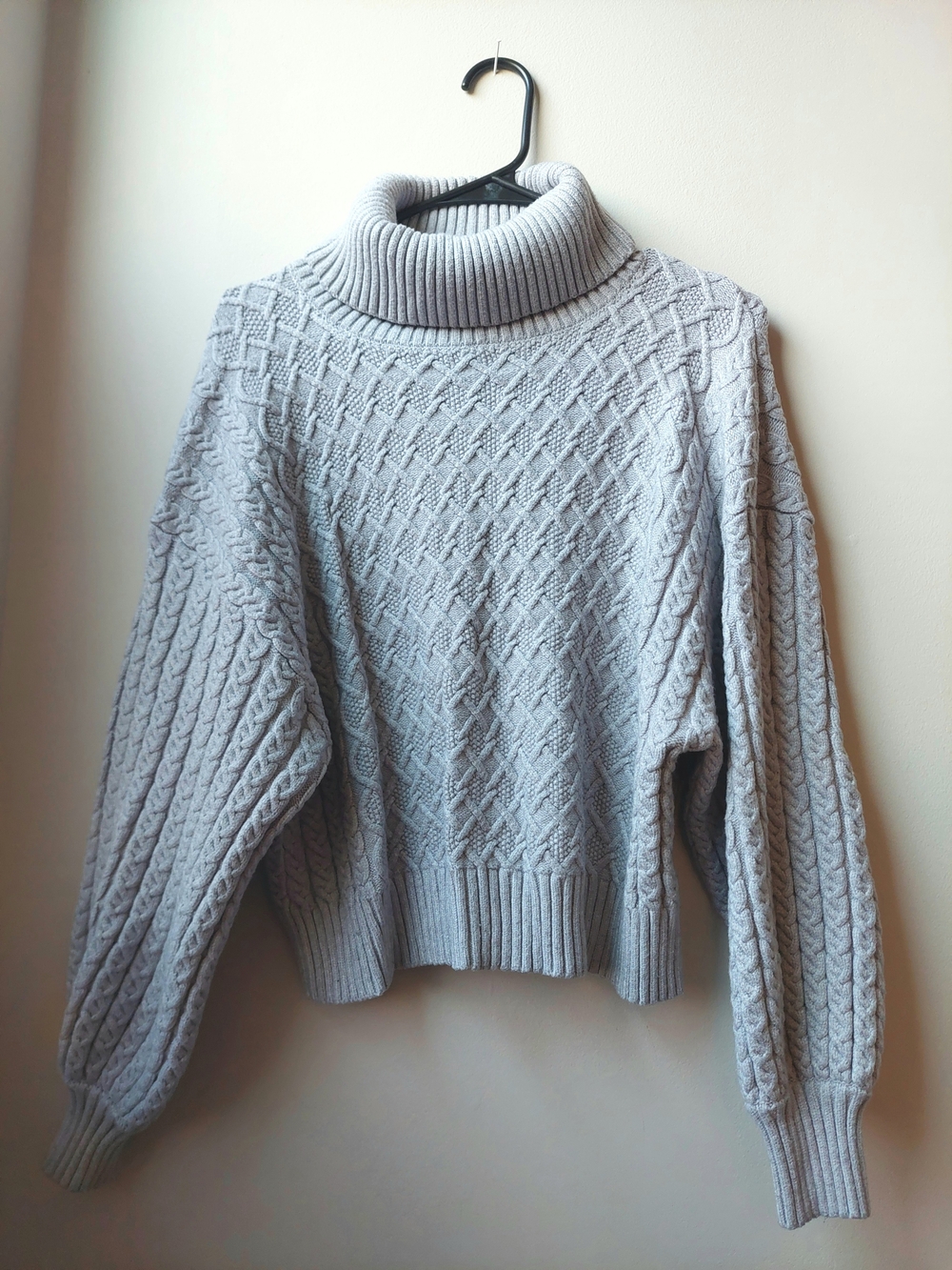 ELIE TAHARI Pale Gray Cable Knit Turtleneck Sweater, BALLOON SLEEVES